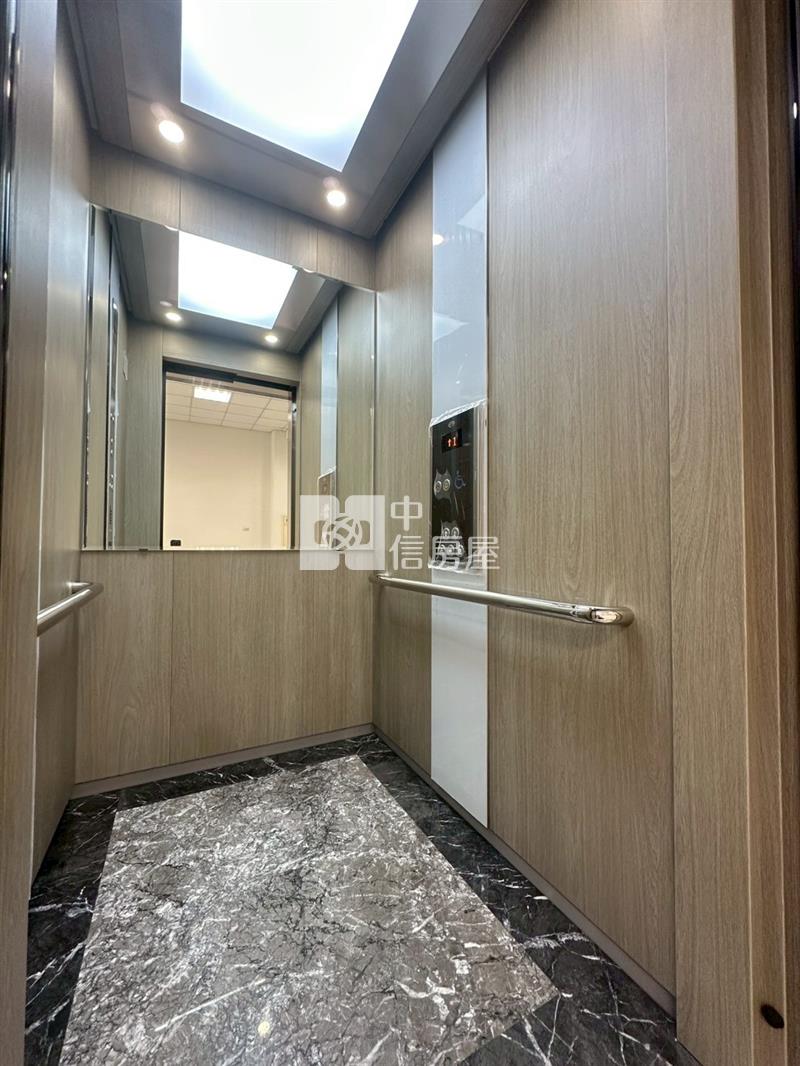 正德芳南路1+2F百坪電梯店面房屋室內格局與周邊環境