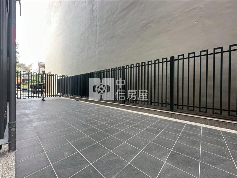 正德芳南路1+2F百坪電梯店面房屋室內格局與周邊環境