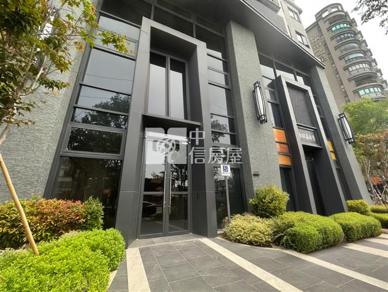 正德芳南路1+2F百坪電梯店面房屋室內格局與周邊環境