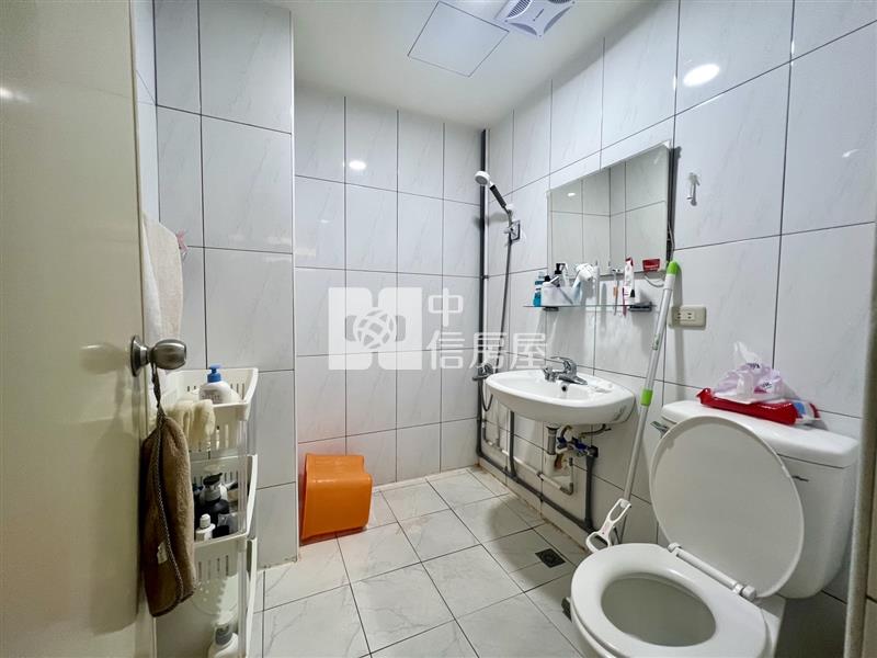 平鎮家樂福旁裝潢溫馨3改2房房屋室內格局與周邊環境