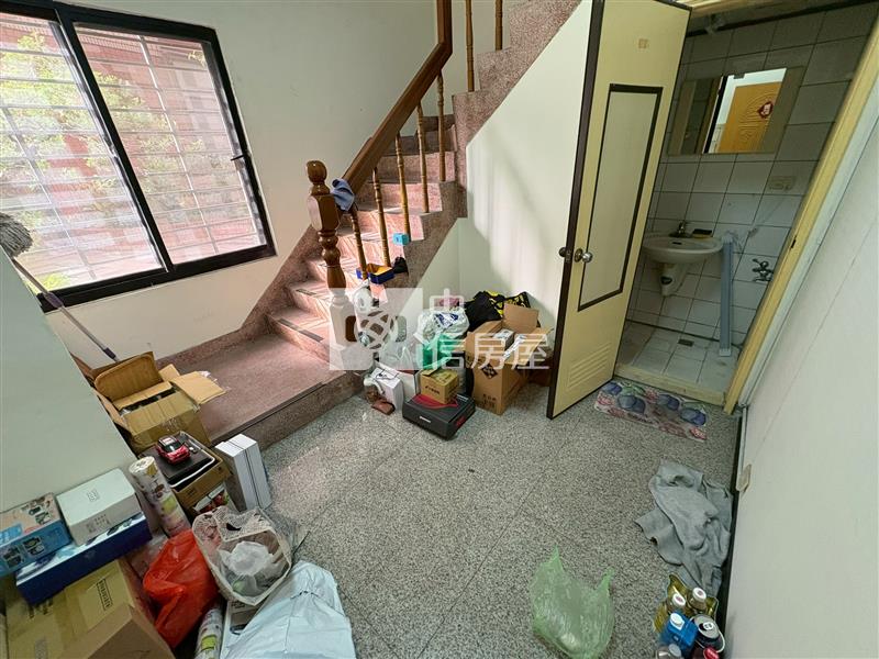 (德昌國寶吉祥)大里軟體園區 挑高美樓店房屋室內格局與周邊環境