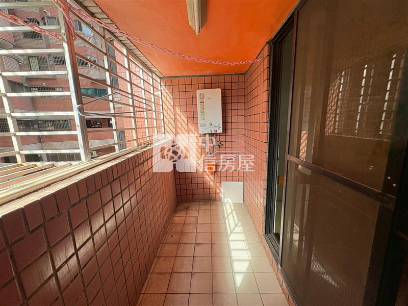 (德昌國寶吉祥)大里軟體園區 挑高美樓店房屋室內格局與周邊環境