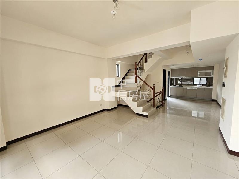 客運園區全新社區透天五房車房屋室內格局與周邊環境