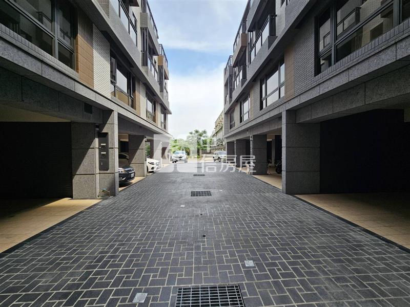 客運園區全新社區透天五房車房屋室內格局與周邊環境