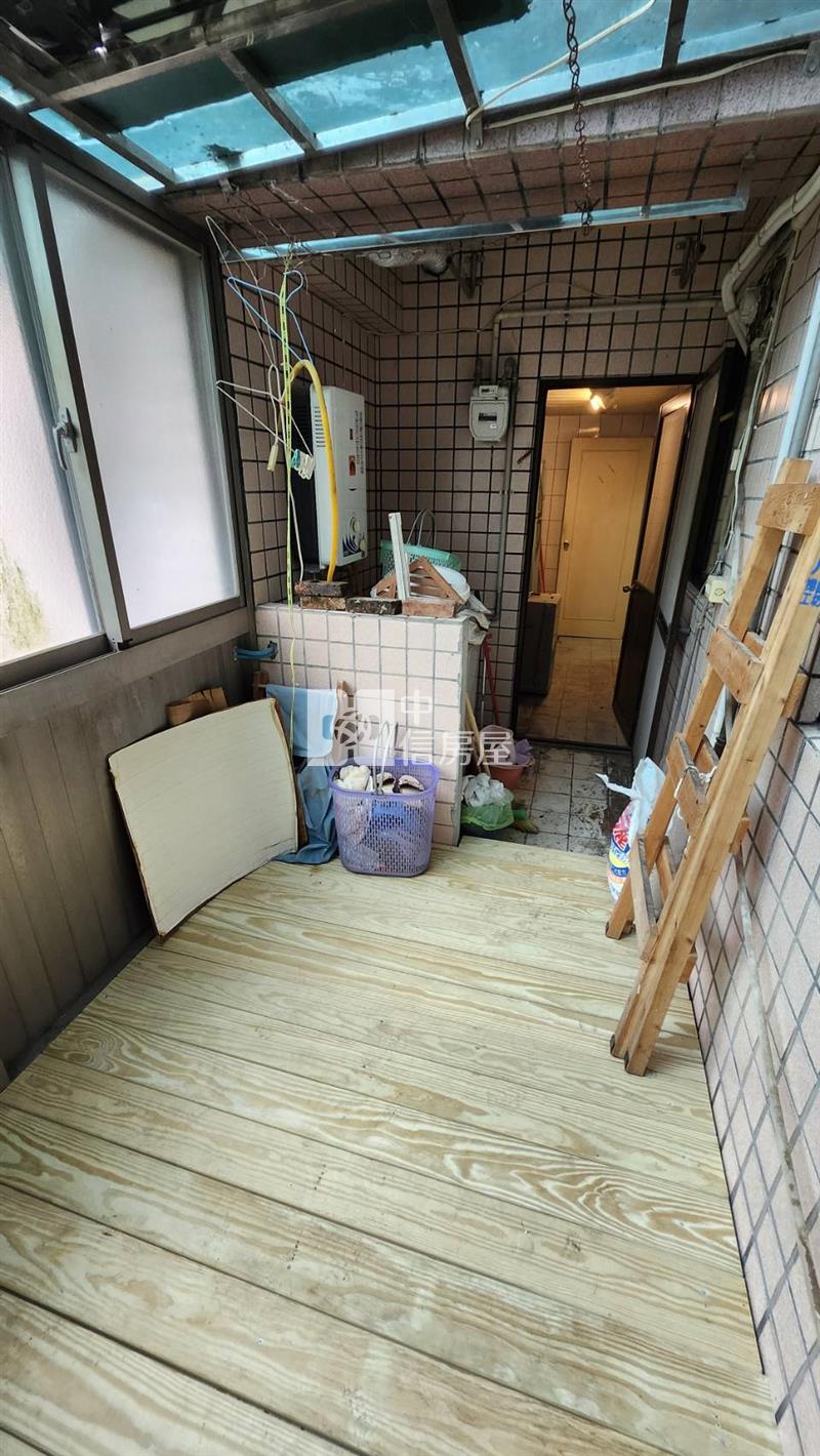 5Y39幸福華城四房寬敞空間房屋室內格局與周邊環境