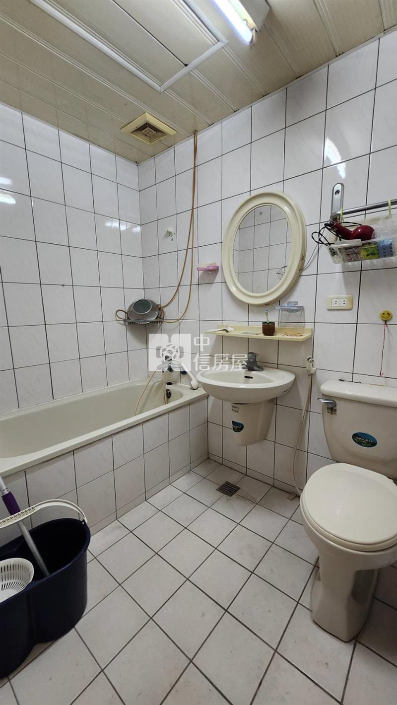 5Y39幸福華城四房寬敞空間房屋室內格局與周邊環境