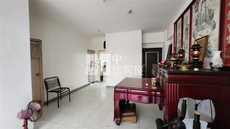 5Y39幸福華城四房寬敞空間房屋室內格局與周邊環境