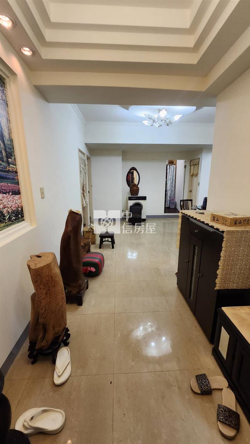 5Y39幸福華城四房寬敞空間房屋室內格局與周邊環境