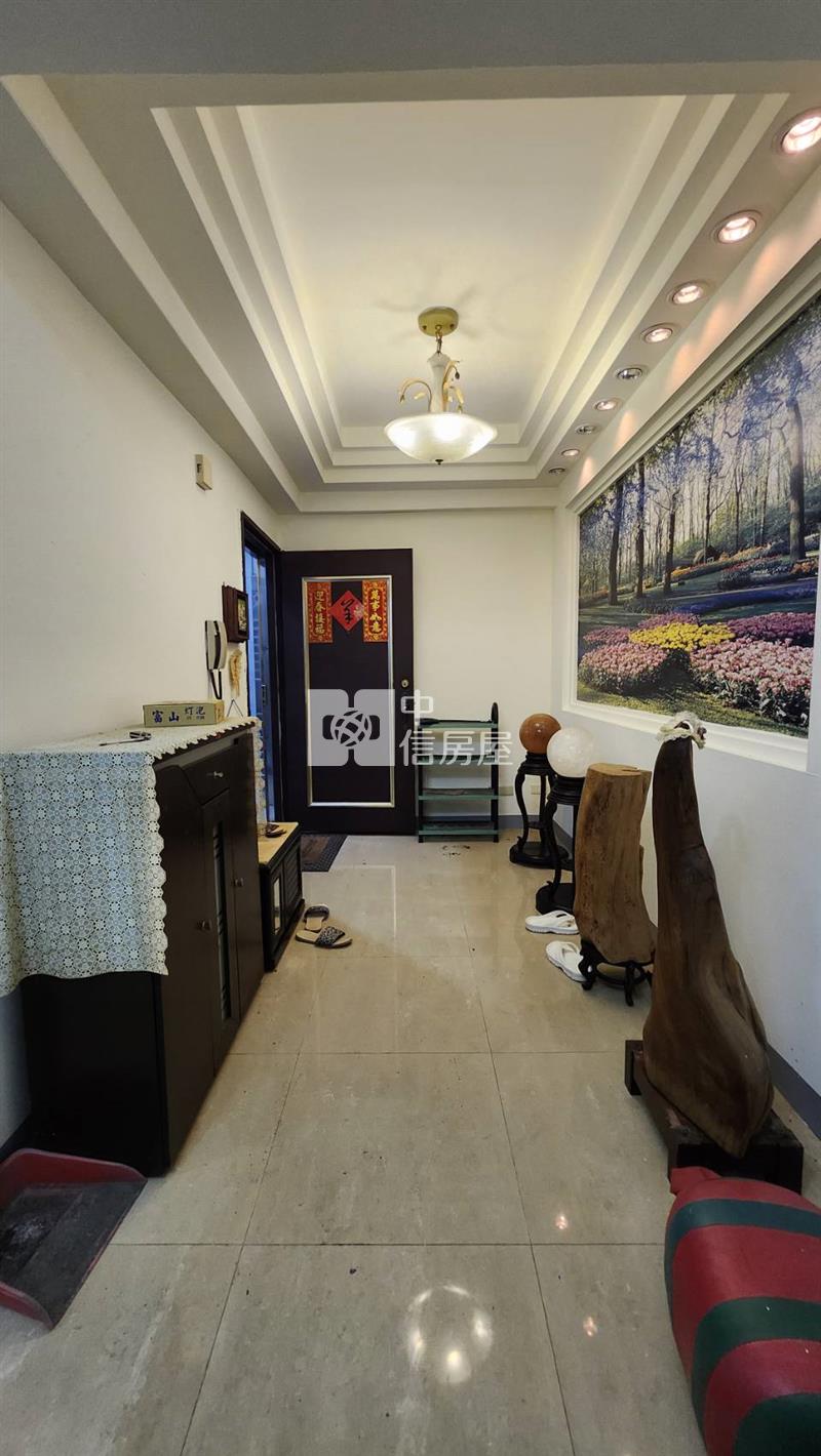 5Y39幸福華城四房寬敞空間房屋室內格局與周邊環境