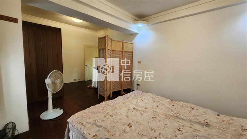 5Y39幸福華城四房寬敞空間房屋室內格局與周邊環境