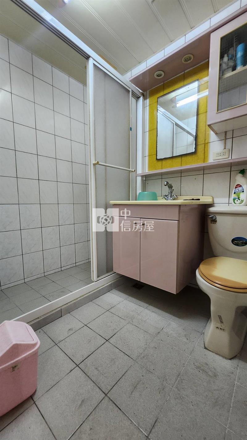 5Y39幸福華城四房寬敞空間房屋室內格局與周邊環境