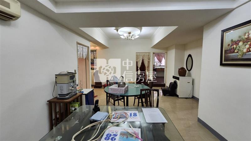 5Y39幸福華城四房寬敞空間房屋室內格局與周邊環境