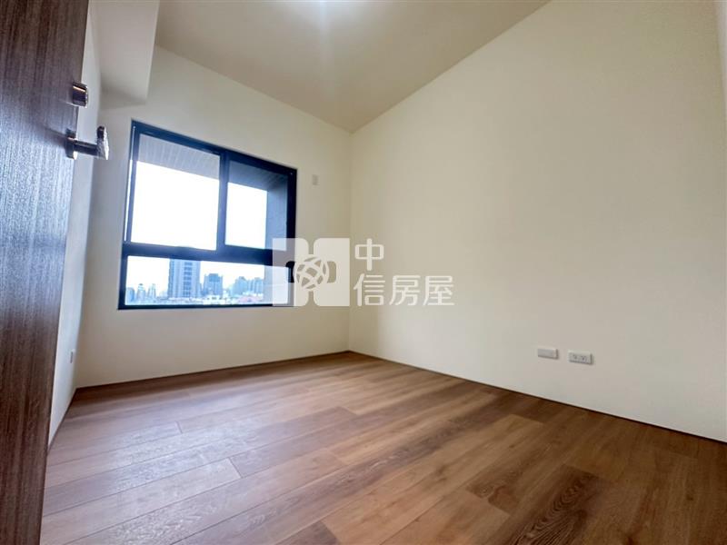 十四期國泰美禾朝南面公園三房雙平車房屋室內格局與周邊環境