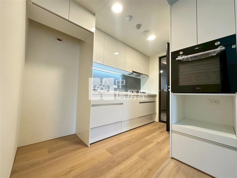 十四期國泰美禾朝南面公園三房雙平車房屋室內格局與周邊環境