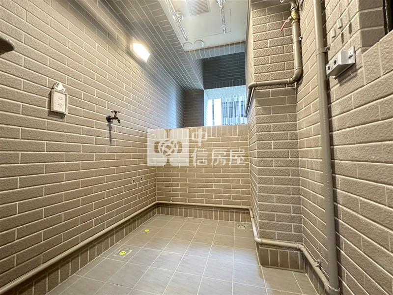 十四期國泰美禾朝南面公園三房雙平車房屋室內格局與周邊環境