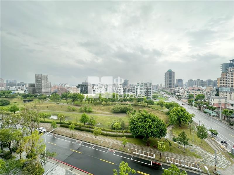 十四期國泰美禾朝南面公園三房雙平車房屋室內格局與周邊環境