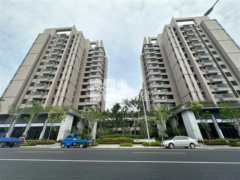 十四期國泰美禾朝南面公園三房雙平車房屋室內格局與周邊環境