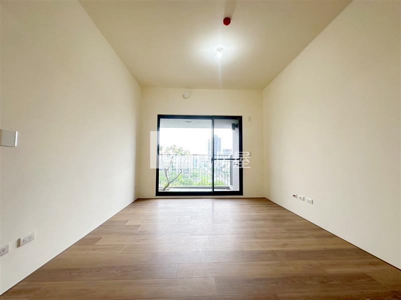 十四期國泰美禾朝南面公園三房雙平車房屋室內格局與周邊環境