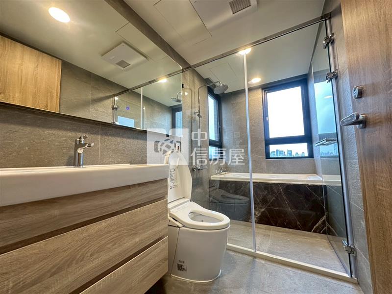 十四期國泰美禾朝南面公園三房雙平車房屋室內格局與周邊環境