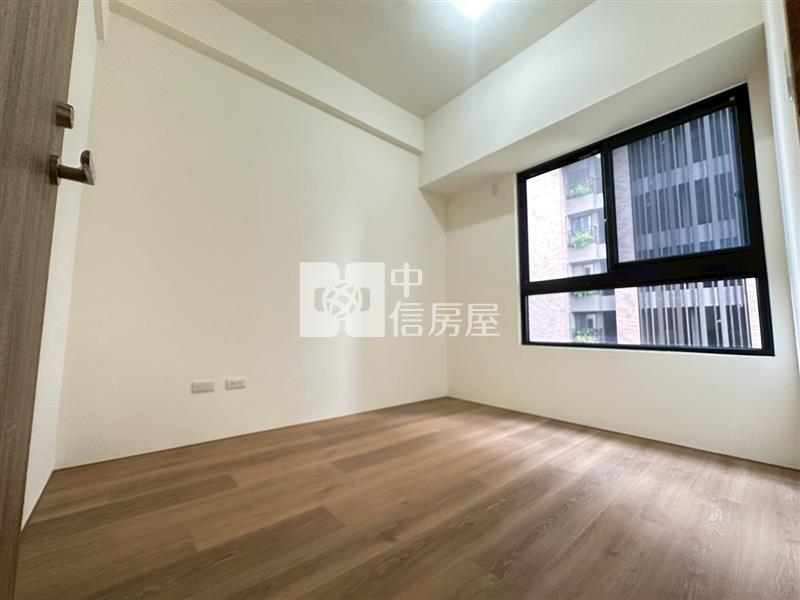 十四期國泰美禾朝南面公園三房雙平車房屋室內格局與周邊環境