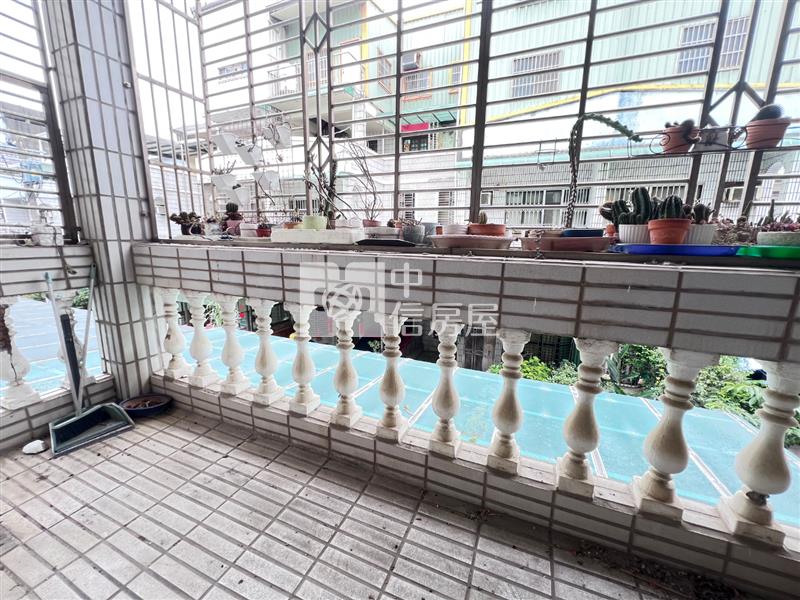 內壢忠孝路面寬透天房屋室內格局與周邊環境