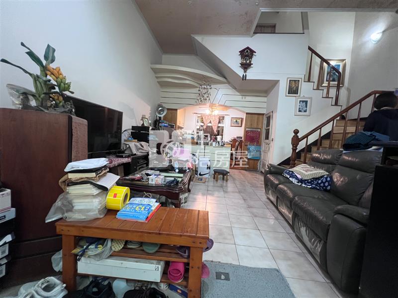 內壢忠孝路面寬透天房屋室內格局與周邊環境