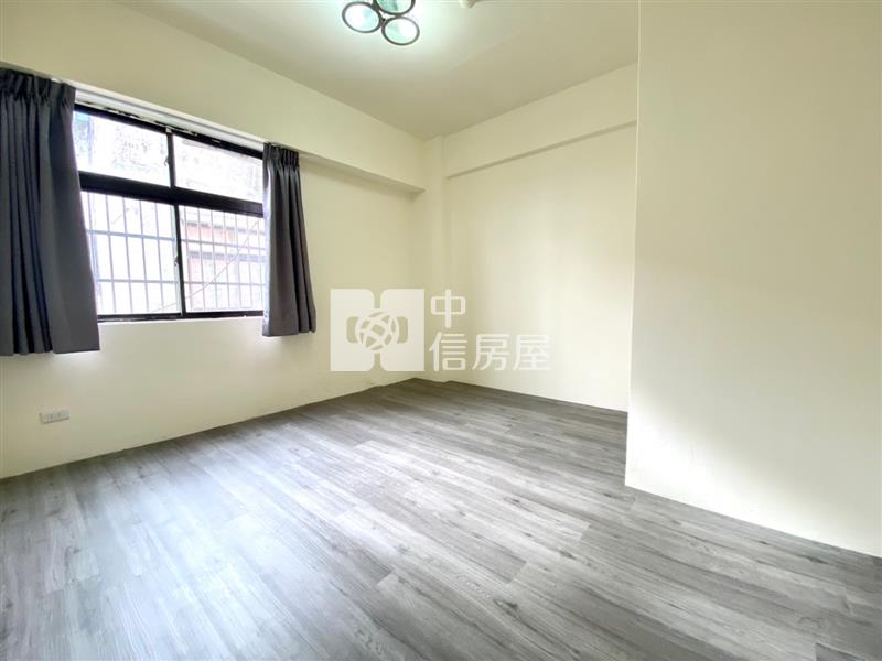 永昶城｜近體育園區．電梯大空間三室(主要用途:工業用)房屋室內格局與周邊環境