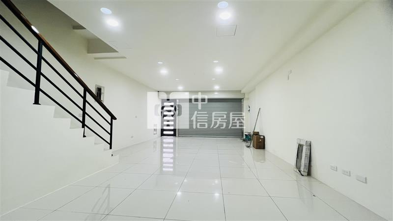鑫聖中信-高榮國小全新整理透天房屋室內格局與周邊環境