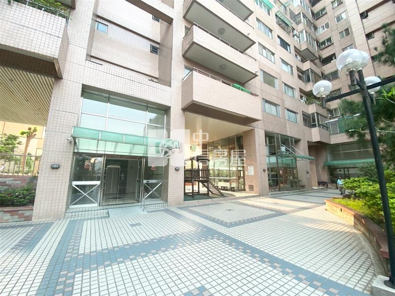 第凡內花園大廈 四房平車房屋室內格局與周邊環境
