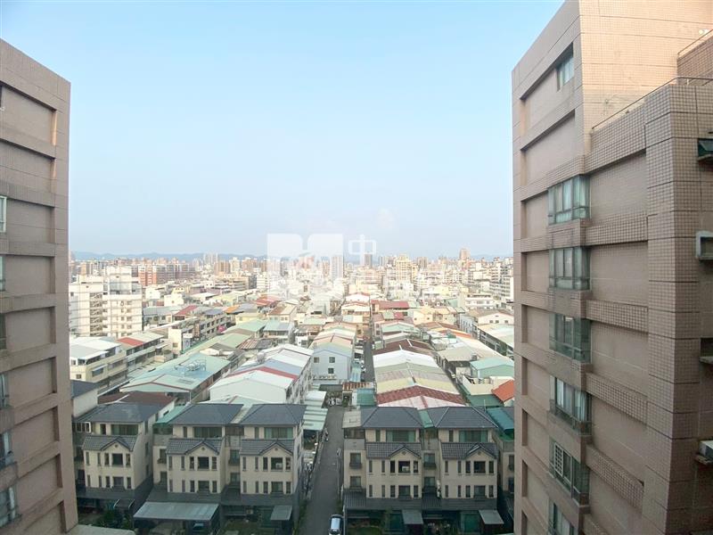 第凡內花園大廈 四房平車房屋室內格局與周邊環境