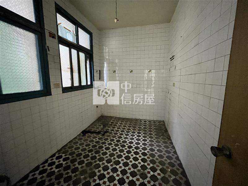 平鎮忠貞國小旁大坪數三房寓房屋室內格局與周邊環境