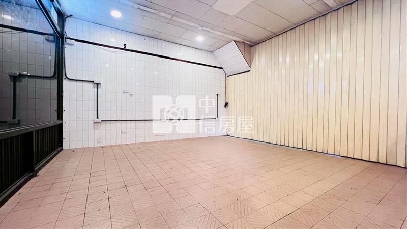 成大精華大面寬店面房屋室內格局與周邊環境