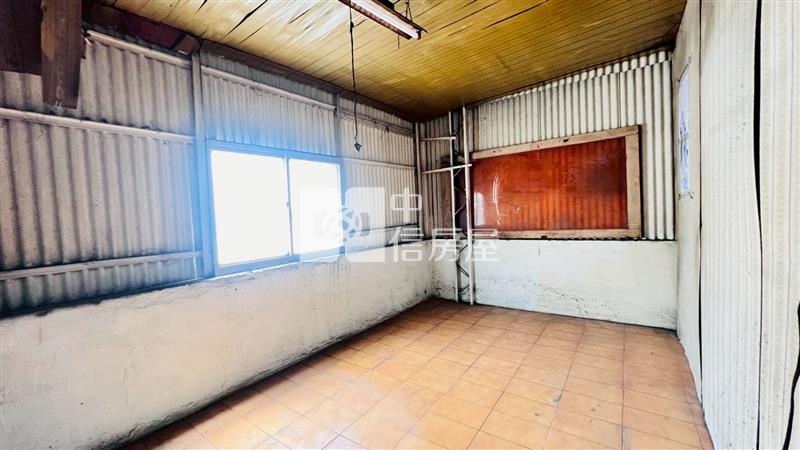 成大精華大面寬店面房屋室內格局與周邊環境