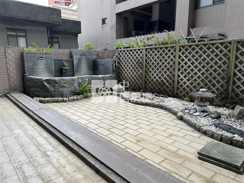 百川大喆-二樓露台戶房屋室內格局與周邊環境