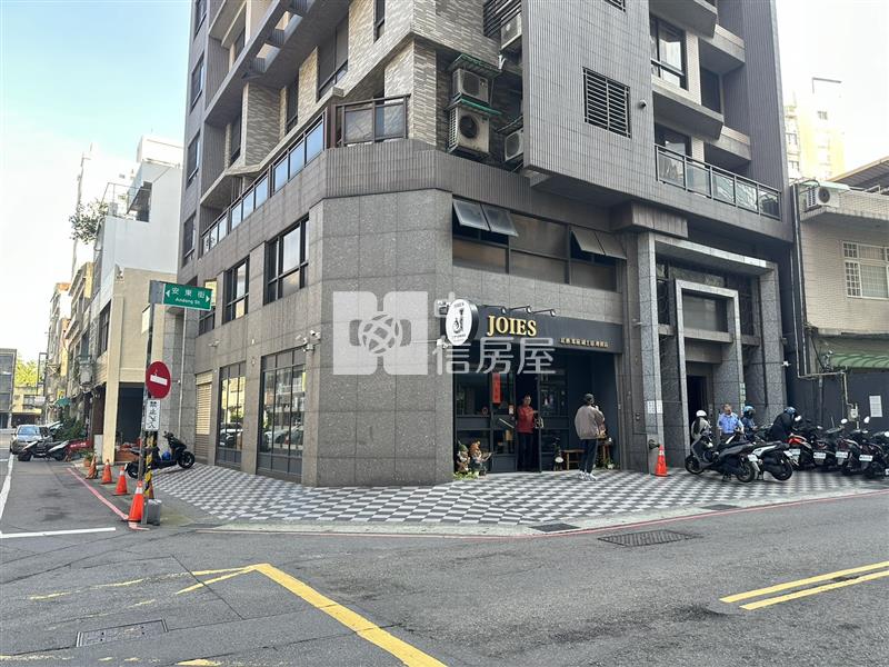 桃園站前邊間金店面房屋室內格局與周邊環境