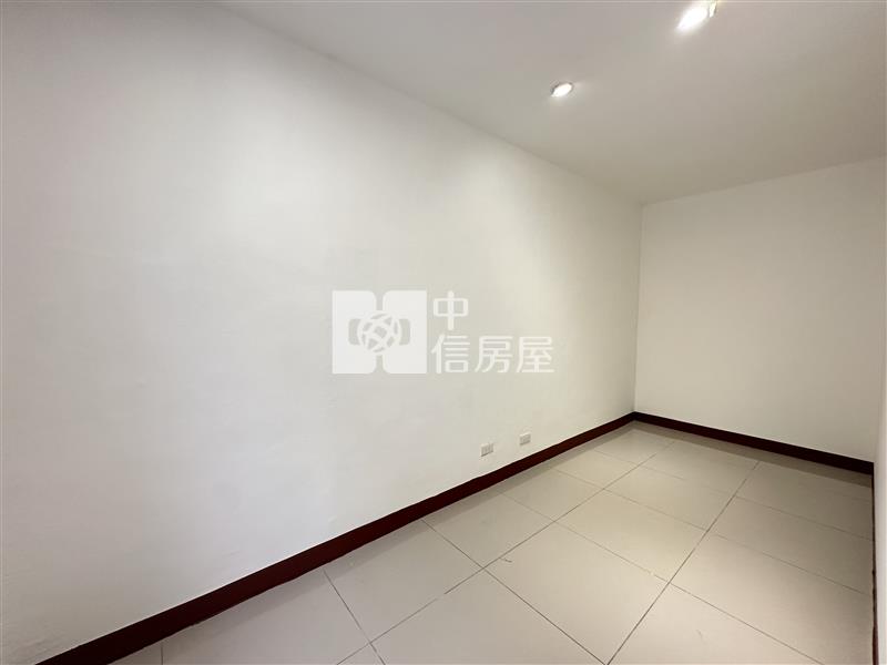 高鐵南路旁透天房屋室內格局與周邊環境