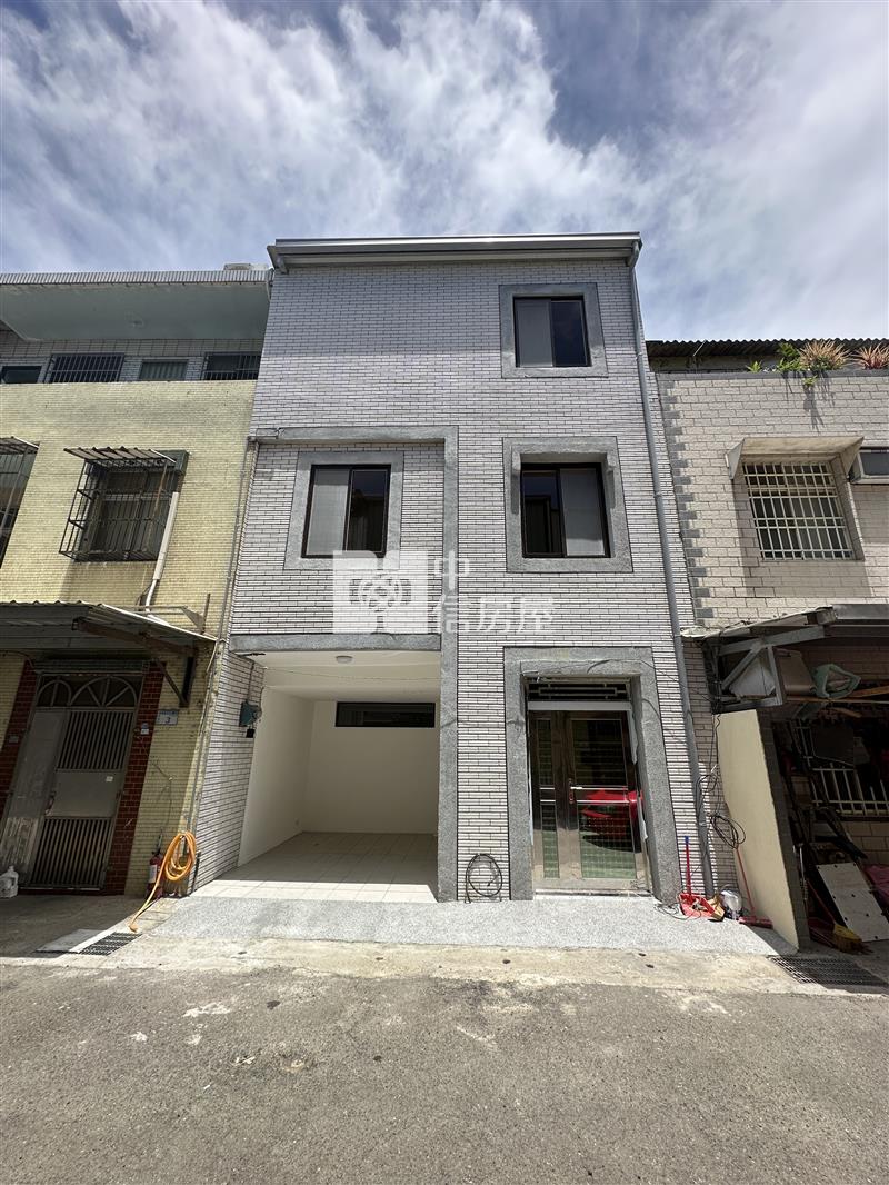 高鐵南路旁透天房屋室內格局與周邊環境