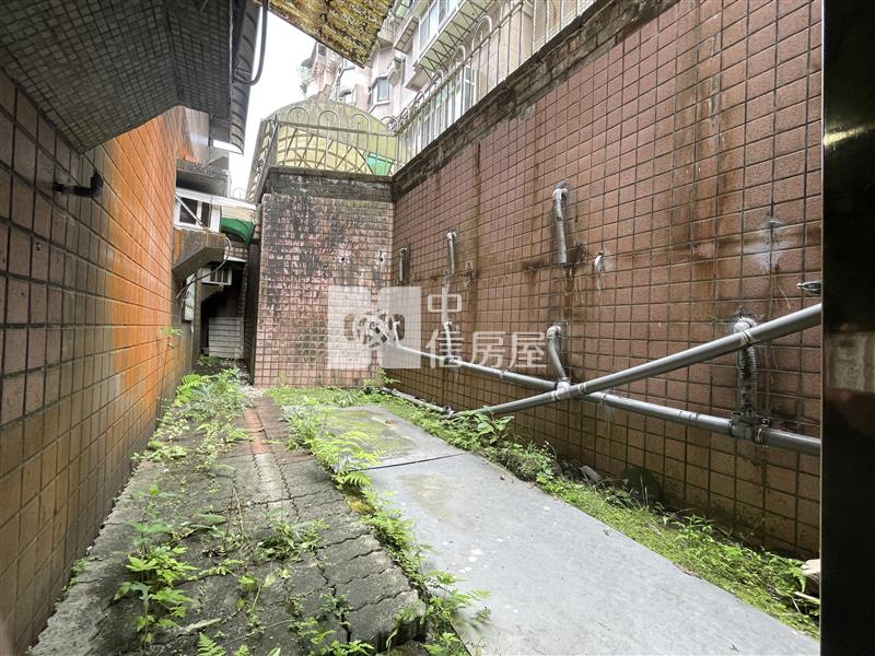 靜園1樓庭院附車位房屋室內格局與周邊環境