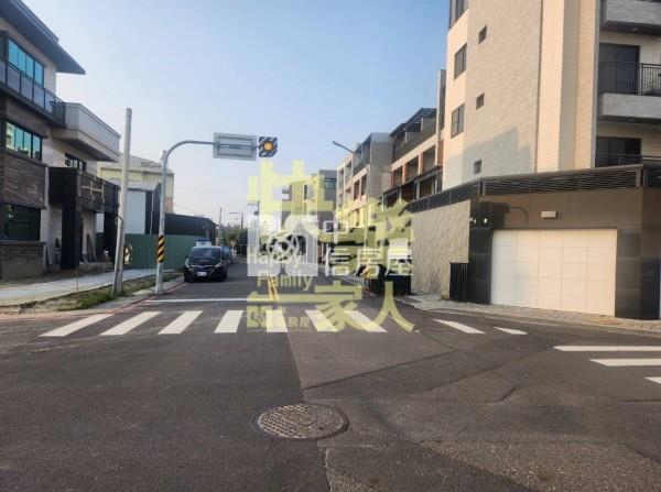 總安(二)重劃區三面臨路五百坪美建地房屋室內格局與周邊環境