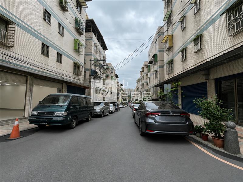 大慶1樓裝潢為AI模擬示意圖房屋室內格局與周邊環境