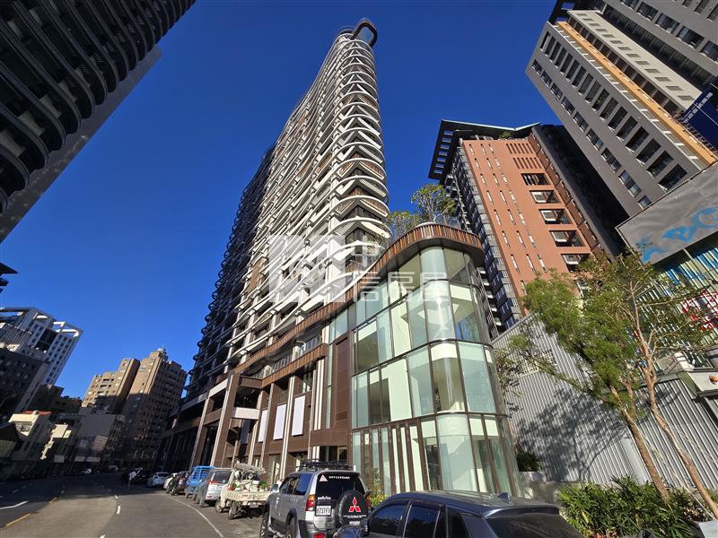 富旺天際W-ONE臺灣大道全新角店房屋室內格局與周邊環境