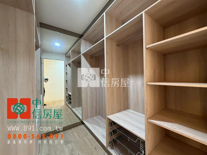 後庄商圈全新整理車庫別墅房屋室內格局與周邊環境