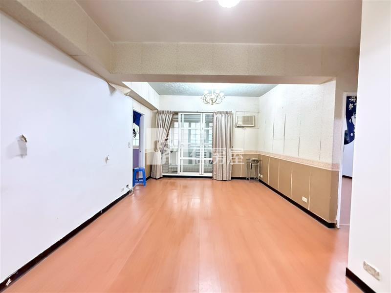 台北大國前區稀有兩房房屋室內格局與周邊環境