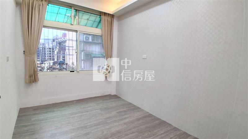 平地馬路邊靜謐三房三樓房屋室內格局與周邊環境