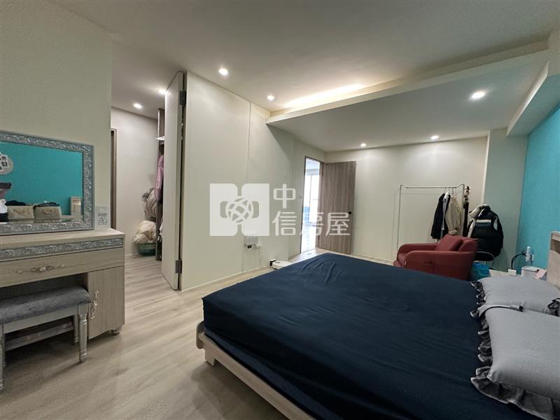 《專任》龍興國中旁龍岡大地坪美透天(活巷)房屋室內格局與周邊環境