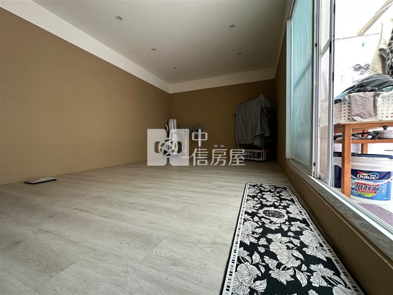 《專任》龍興國中旁龍岡大地坪美透天(活巷)房屋室內格局與周邊環境