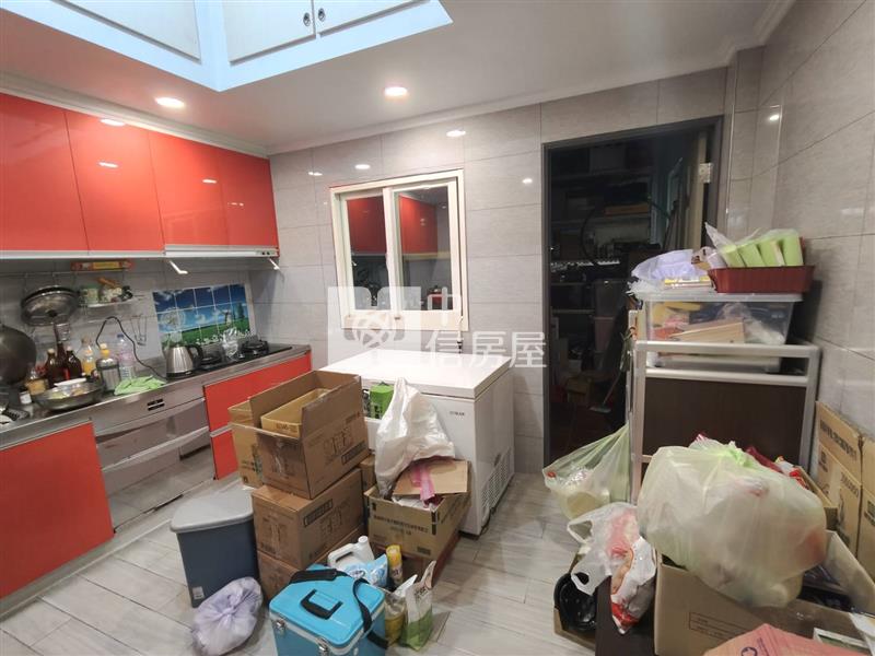 B4-4成功賺錢金店住房屋室內格局與周邊環境