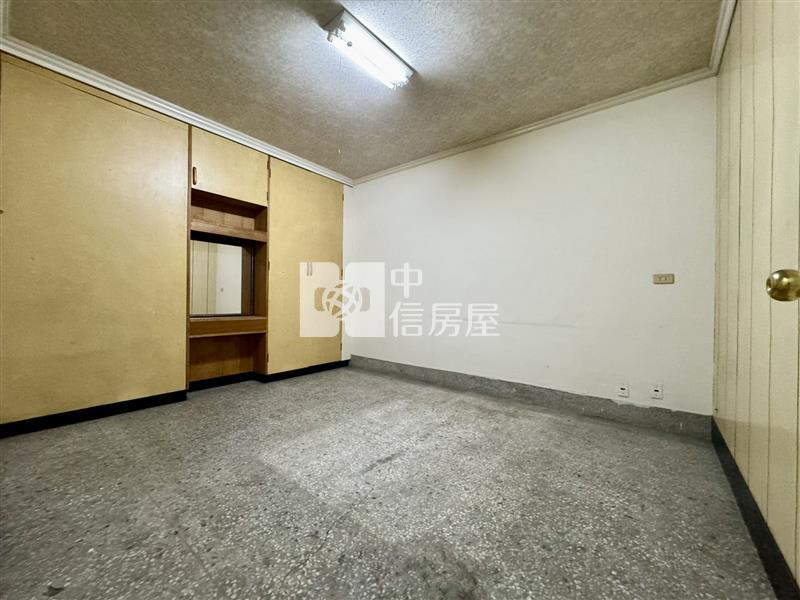 成功國中臨12米路孝親房金透店房屋室內格局與周邊環境