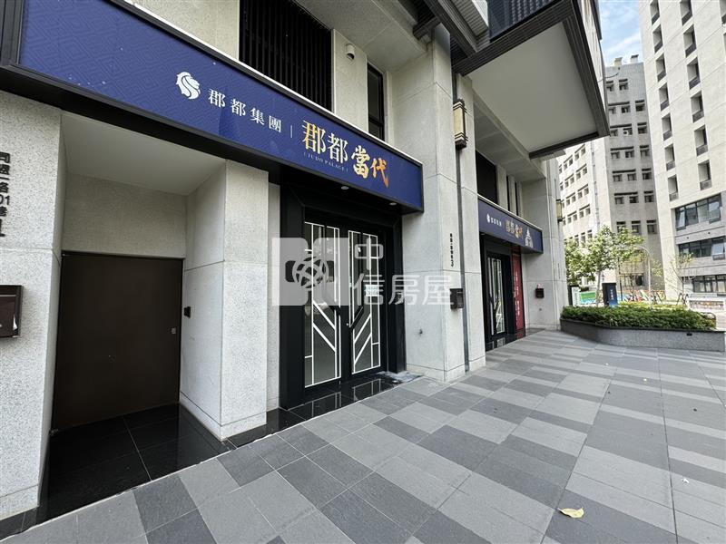 郡都當代 S18｜高醫商圈超值金店面
