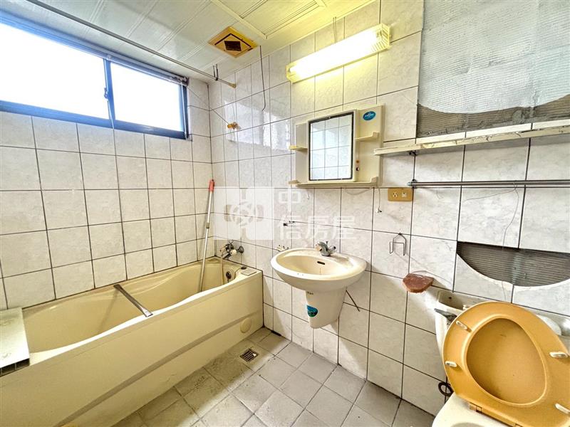 光華國宅前區三房高樓景觀房屋室內格局與周邊環境